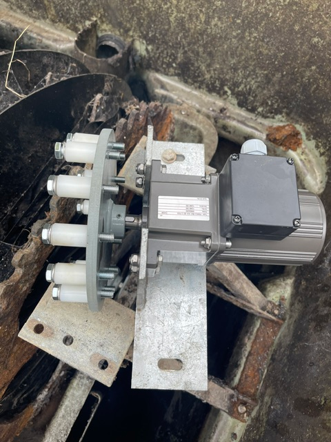 Replacement drive motor and rollers on a BioDisc Service